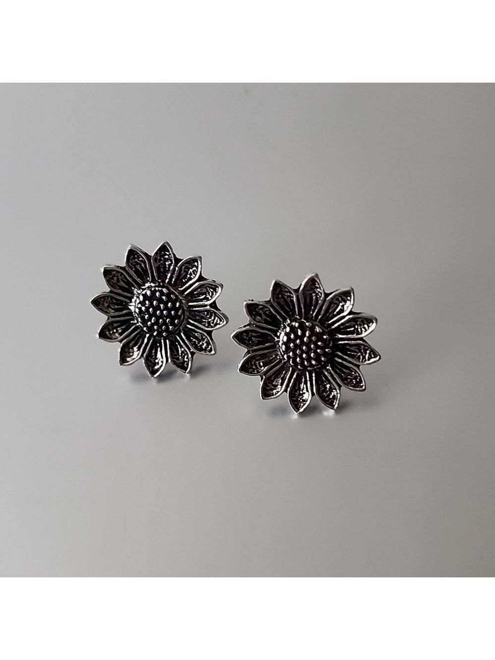 SUNFLOWER STATEMENT STUD EARRINGS Zinc Alloy